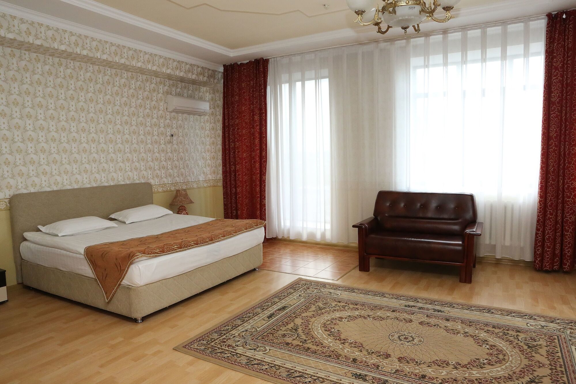Экипаж Hotell Alma-Ata Exteriör bild